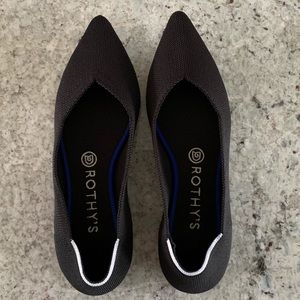 Black Rothy’s Points, marked 8.5, fit like 8